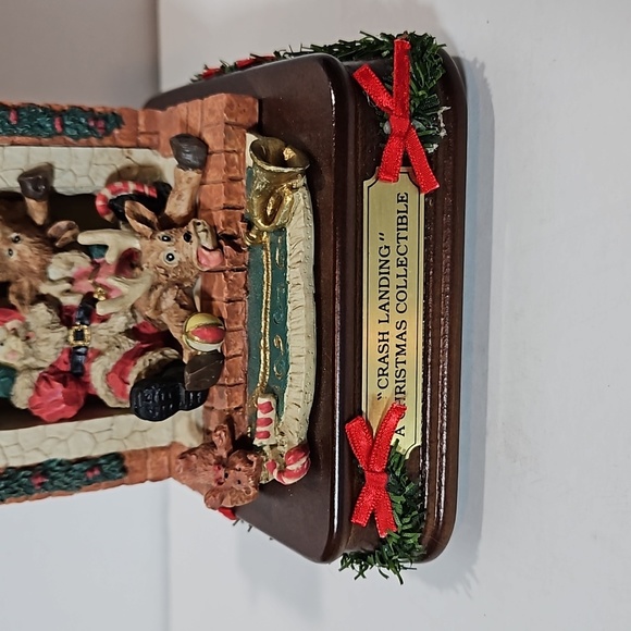 House of Lloyd Christmas Around the World VTG Crash Landing Musical Red Green - Picture 5 of 10